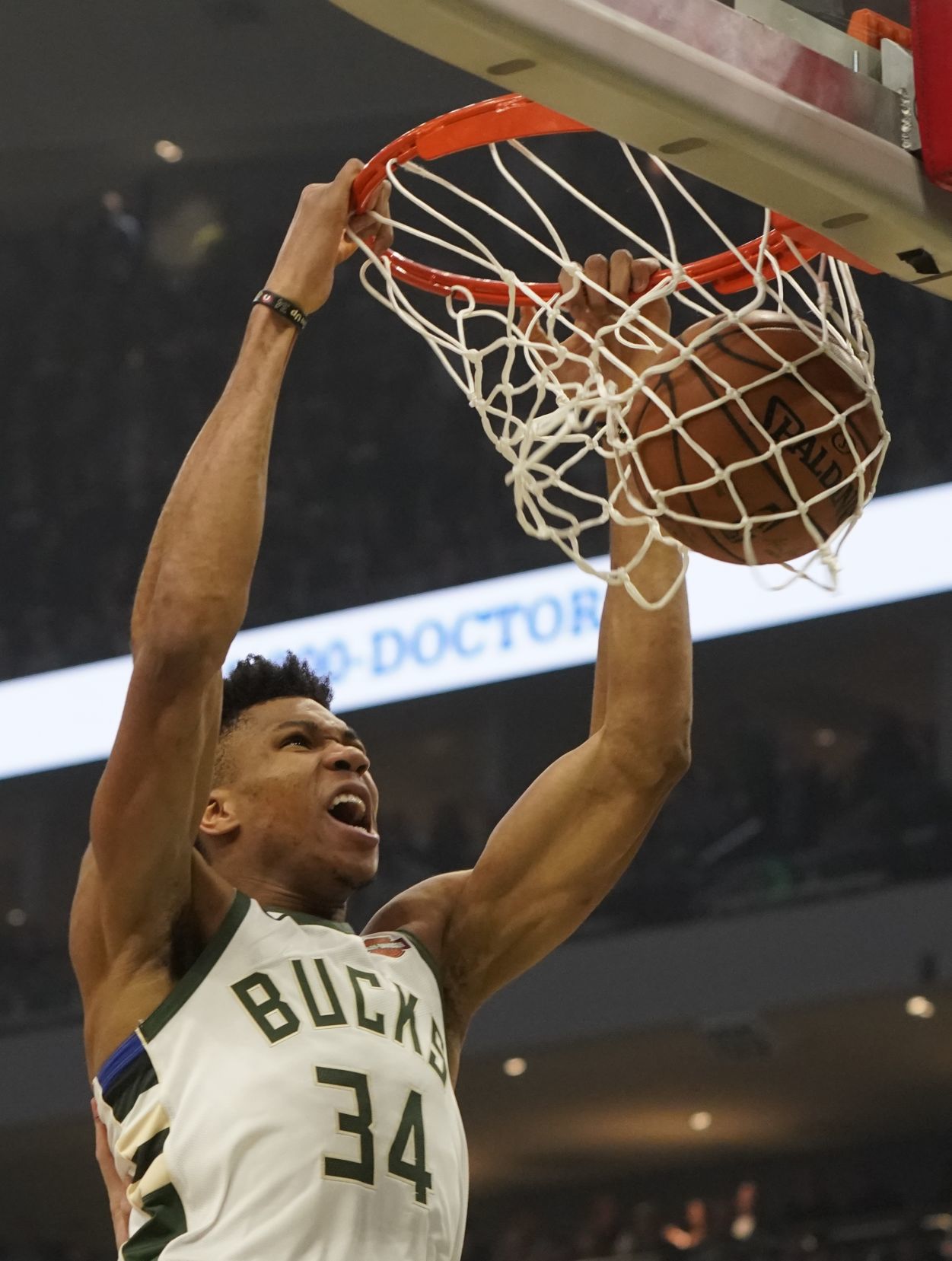 Bucks 125, Raptors 103